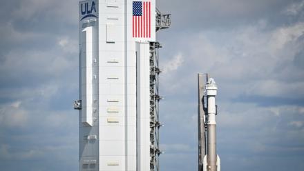 La fusée Atlas V du groupe ULA avec la capsule Starliner de Boeing à son sommet avant sa première mission habitée, à Cap Canaveral en Floride le 4 mai 2024
