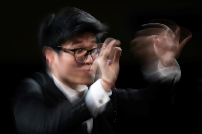 Le chef d'orchestre chinois Xie Tianyi participe au concours international des jeunes chefs d'orchestre de Besançon le 24 septembre 2025
