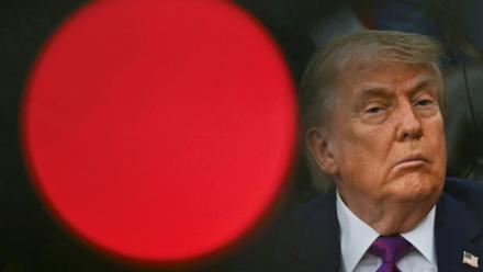 Le président américain Donald Trump dans le bureau ovale de la Maison Blanche, à Washington, le 11 mai 2026