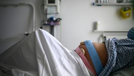 Accouchement sous X: un dispositif qui fait débat