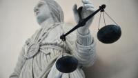 L'ancien maire du Kremlin-Bicêtre, Jean-Marc Nicolle, est jugé notamment pour corruption depuis mercredi matin devant le tribunal correctionnel de Créteil, soupçonné d'avoir financé son addiction aux paris hippiques aux frais de la ville et de son parti