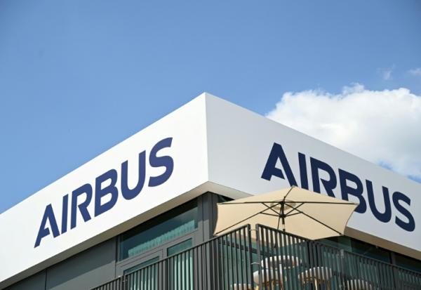 Le logo d'Airbus au salon du Bourget près de Paris, le 17 juin 2025