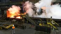 Un laminoir à chaud sur le site sidérurgique ArcelorMittal de Florange dans l'est de la France, le 4 avril 2024
