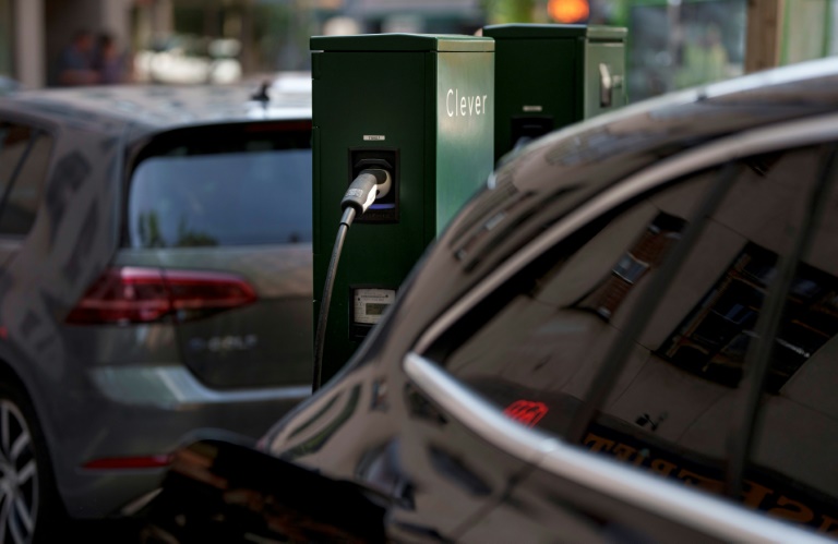 Une borne de recharge de la société danoise Clever, à Copenhague, le 15 juillet 2025