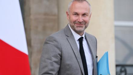 Le ministre des Relations avec le Parlement Laurent Panifous quitte le palais de l'Elysée après le conseil des ministres, le 22 octobre 2025