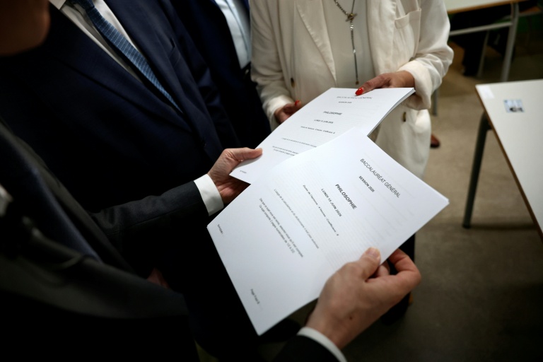 Coup d'envoi des épreuves de philosophie du bac à Nogent-sur-Marne (Val-de-Marne), le 15 juin 2026