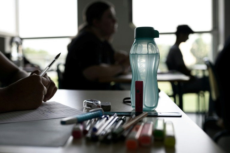 Des lycéens passent l'épreuve de philosophie du bac à Bordeaux le 15 juin 2022