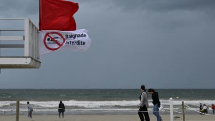 Les autorités sanitaires appellent  à respecter les interdictions de baignade, pointant les risques liés aux sites non surveillés