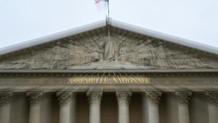 Le gouvernement a essuyé un feu de critiques à l'Assemblée nationale, où les députés ont entamé l'examen des mesures du budget de la Sécurité sociale, qui prévoit des économies massives et dont l'adoption dans l'hémicycle paraît hautement improbable