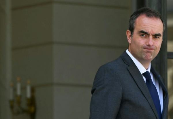Le Premier ministre Sébastien Lecornu à la sortie de l'Elysée, le 27 juillet 2026 à Paris