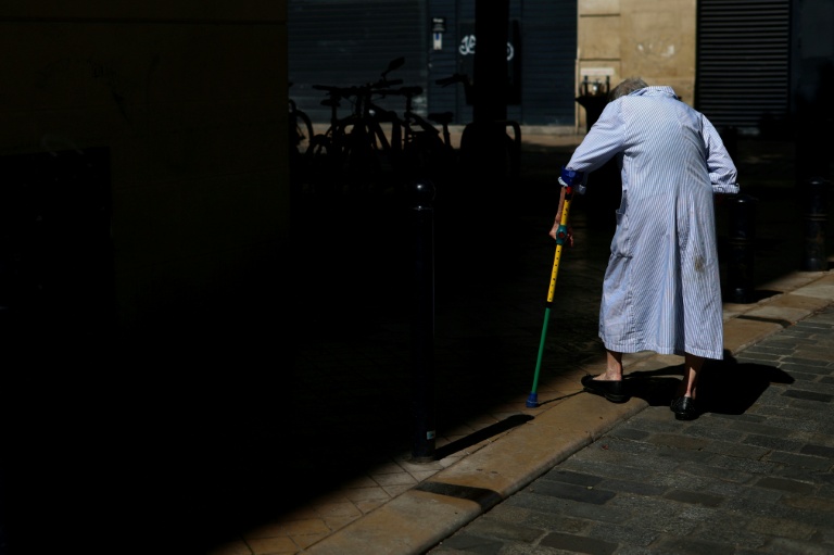 Une personne âgée à Bordeaux, le 17 juin 2026