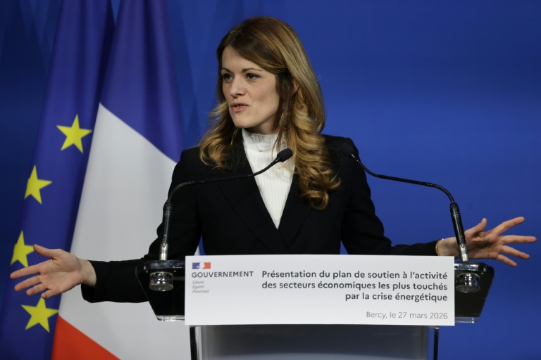 La porte-parole du gouvernement et ministre déléguée à l'Energie, Maud Bregeon, lors de la présentation du plan d'aide aux secteurs économiques les plus touchés par la crise énergétique, le 27 mars 2026 au ministère des Finances de Bercy à Paris