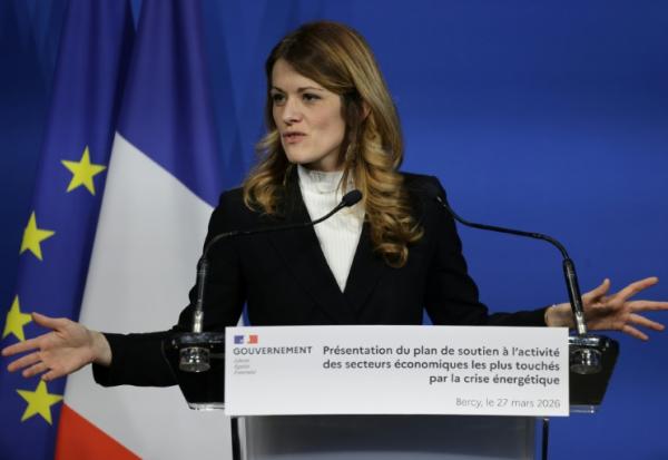 La porte-parole du gouvernement et ministre déléguée à l'Energie, Maud Bregeon, lors de la présentation du plan d'aide aux secteurs économiques les plus touchés par la crise énergétique, le 27 mars 2026 au ministère des Finances de Bercy à Paris