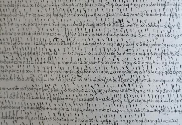 La reproduction d'une lettre de guerre codée remise à l'un des généraux de Napoléon, aux archives militaires du château de Vincennes, près de Paris, le 15 octobre 2026