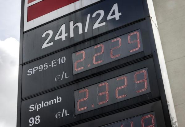 Une station-service Avia à Charenton-le-Pont, près de Paris, le 16 avril 2026