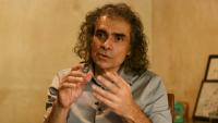 Le réalisateur de Bollywood Imtiaz Ali parle de son prochain film "Main Vaapas Aaunga" lors d'une interview accordée à l'AFP à Bombay, le 27 mai 2026