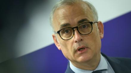 Le procureur de Rennes Frédéric Teillet lors d'une conférence de presse deux jours après la découverte du corps d'un garçon de 11 ans, à Rennes le 26 mai 2026