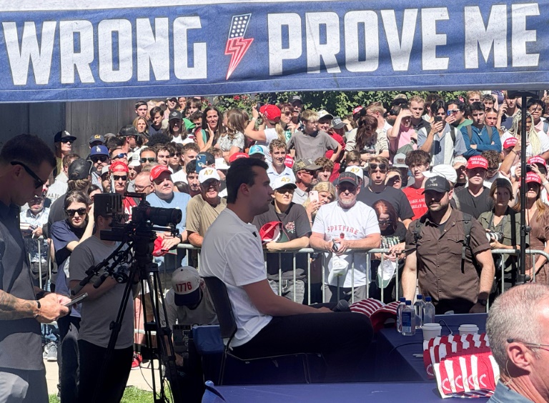 Image tirée d'une vidéo d'Amy King montrant l'influenceur conservateur Charlie Kirk s'exprimant lors d'un énévement public à l'Utah Valley University, à Orem, le 10 septembre 2025