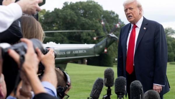 Le président américain Donald Trump parle à la presse devant la Maison Blanche, à Washington, le 11 septembre 2025