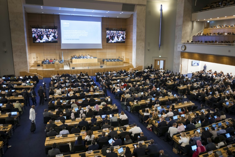 Les représentants de 184 pays ont débuté à Genève des négociations sous l'égide de l'Onu pour tenter d'écrire le premier traité résolvant la crise mondiale de la pollution plastique, le 5 août 2025, en Suisse