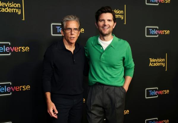 Les acteurs et producteurs américains Ben Stiller (g) et Adam Scott assistent au festival de télévision Televerse à Los Angeles, le 16 août 2025