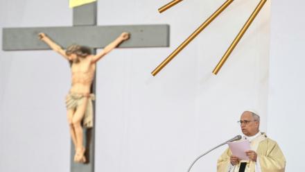 Le pape Léon XIV célèbre une messe de plein air à Kilamba, en Angola, le 19 avril 2026