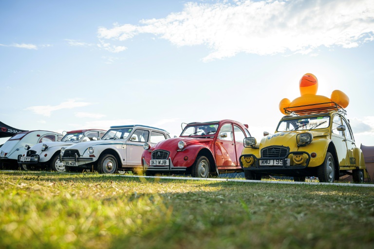 Des 2CV rassemblés à Postojna en Slovénie, le 30 juillet 2025 