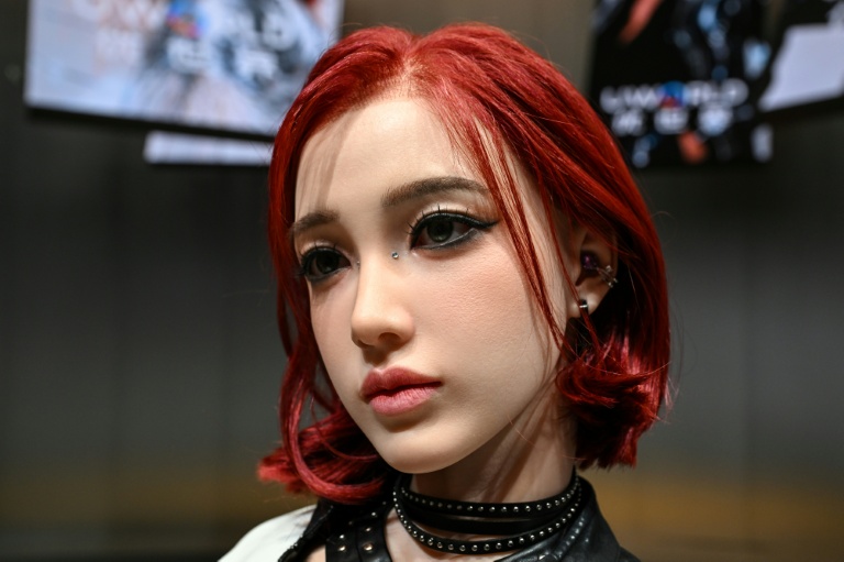 Un robot androïde U1 de l'entreprise chinoise UBTech présenté à Shenzhen, dans la province du Guangdong, le 30 juin 2026