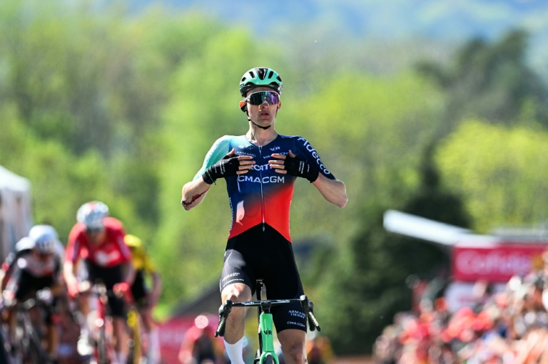 Le prodige français Paul Seixas vainqueur de la Flèche wallonne, le 22 avril 2026 à Huy (Belgique)