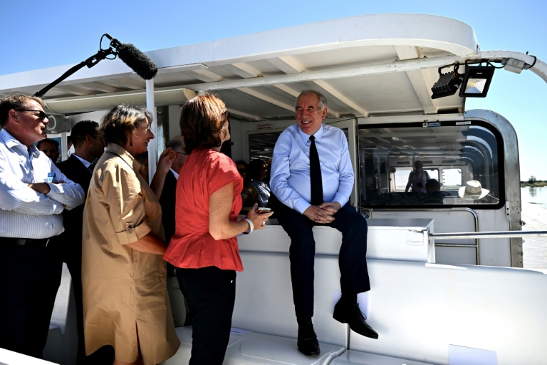 Le Premier ministre François Bayrou va prendre un bateau pour l'île d'Aix dans le cadre d'une visite au Conservatoire du Littoral pour marquer son 50e anniversaire, à Rochefort, le 7 août 2025