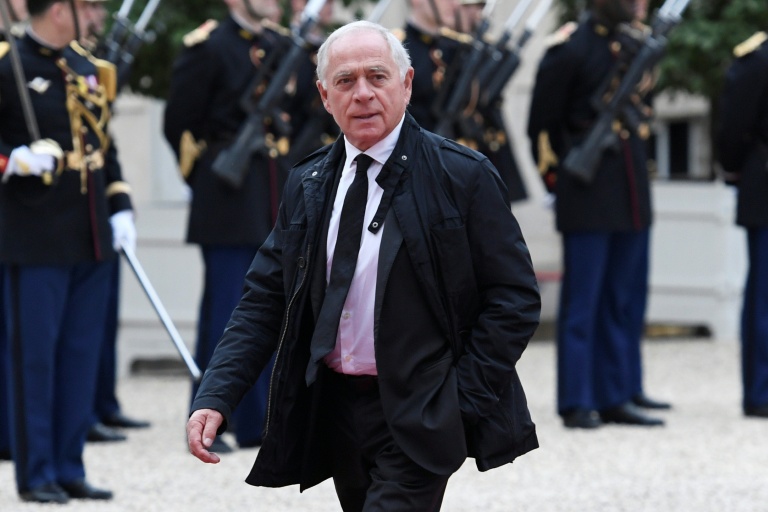 Le sénateur François Patriat arrive à l'Élysée pour assister à la cérémonie officielle d'investiture d'Emmanuel Macron en tant que président, le 14 mai 2017 à Paris