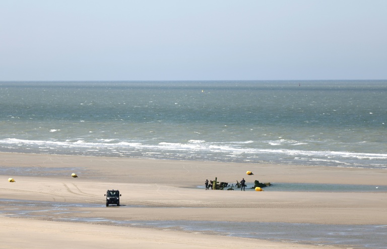 Un buggy de la Police nationale  sur la plage à Zuydcoote, près de Dunkerque, lors d'une présentation des moyens opérationnels utilisés pour lutter contre l'immigration clandestine, le 23 avril 2026 dans le nord de la France