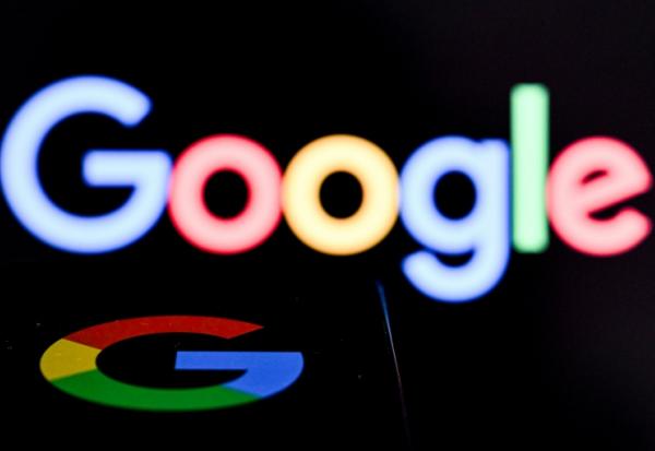 Google s'apprête à lancer en France ses résumés par IA, une fonctionnalié qui fait planer sur les médias une lourde menace de baisse de trafic