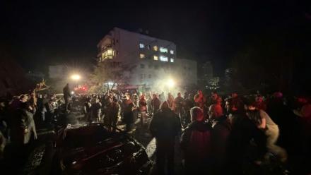 Sur le site de frappes israéliennes dans les banlieues sud de Beyrouth, au Liban, le 1er avril 2026