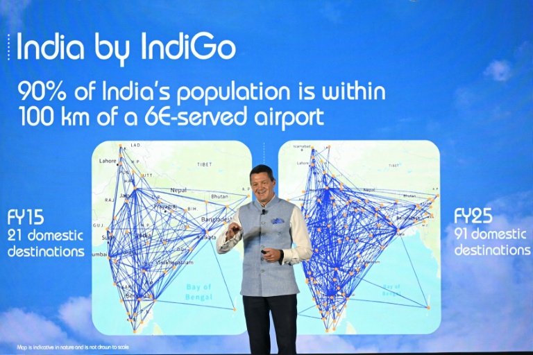 Le PDG de la première compagnie aérienne indienne IndiGo, Pieter Elbers, lors d'une conférence de presse à New Delhi, le 30 mai 2025 en Inde