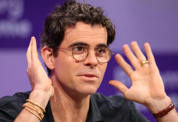 Le patron d'Instagram, Adam Mosseri, lors d'une conférence à Los Angeles le 9 octobre 2025.