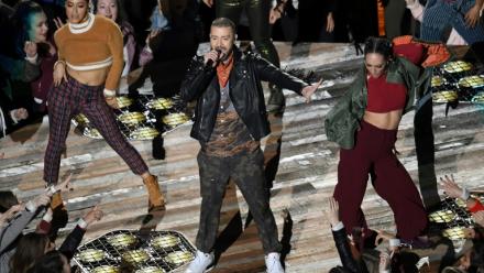 Justin Timberlake lors de la mi-temps du Super Bowl le 4 février 2018 à Minneapolis, dans l'Etat américain du Minnesota
