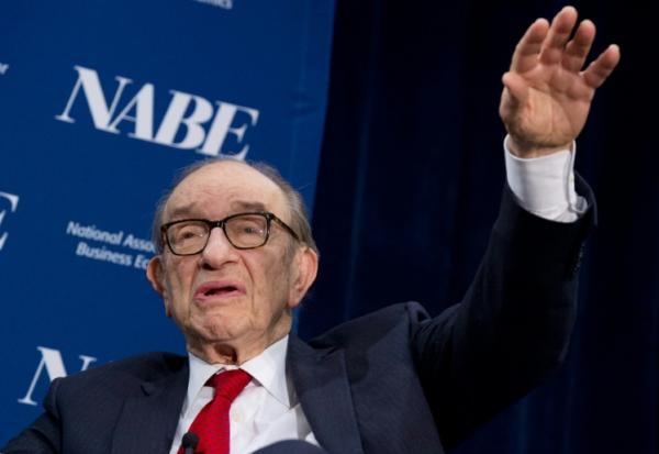 L'ex-patron de la banque centrale des Etats-Unis Alan Greenspan, lors d'une conférence à Arlington, en Virginie, le 24 février 2014.
