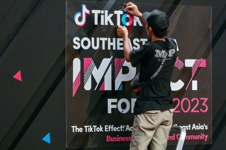 Le gouvernement indonésien a annoncé suspendre la licence d'exploitation de TikTok 