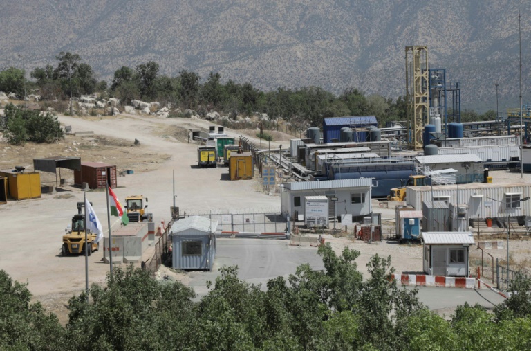 Le champ pétrolier de Sarsang près de la ville kurde de Dohuk, dans la région du Kurdistan autonome du nord de l'Irak, le 17 juillet 2025