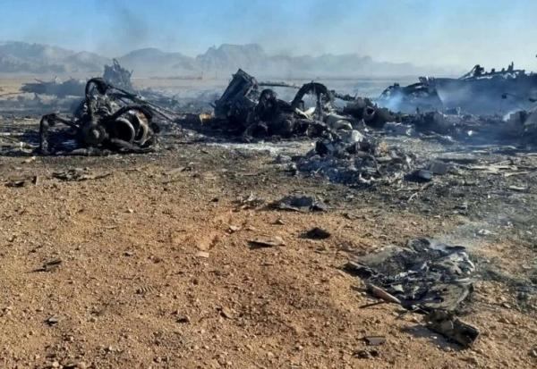 Cette photo distribuée par le site officiel des Gardiens de la Révolution, Sepah News, le 5 avril 2026, montre ce qu'ils présentent comme des débris d'un appareil américain abattu dans le centre de l'Iran