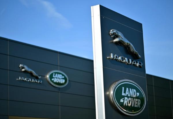 La production auto britannique a chuté en septembre au Royaume-Uni, plombée par une cyberattaque qui a mis à l'arrêt pendant plus d'un mois Jaguar Land Rover