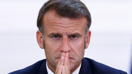 Le président français Emmanuel Macron participe à une réunion avec les élus et les représentants de Nouvelle-Calédonie à l'Elysée, à Paris, le 12 juillet 2025