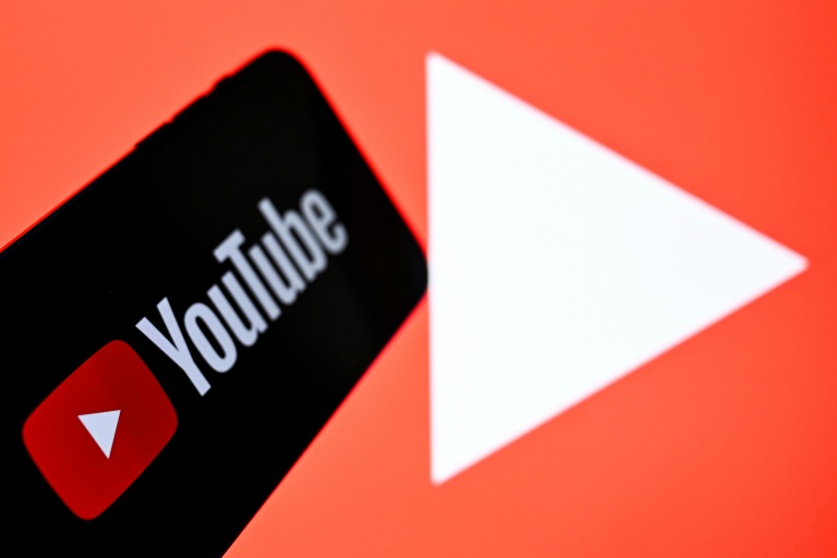 YouTube, propriété de l'américain Google, se regarde sur smartphone en premier lieu