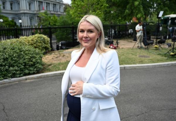 La porte-parole de la Maison Blanche, Karoline Leavitt, enceinte de son deuxième enfant, le 24 avril 2026 à Washington