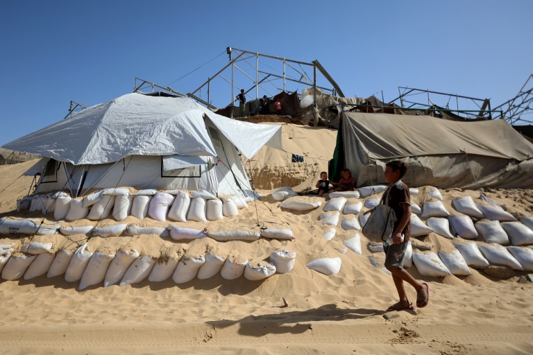 Camp de déplacés palestiniens à Khan Younès,d ans le centre de la bande de Gaza, le 2 octobre 2025