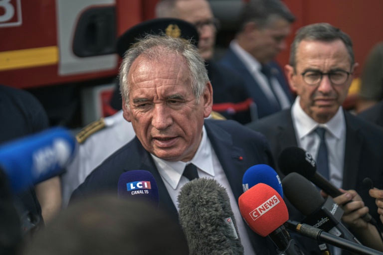 Le Premier ministre François Bayrou en déplacement dans l'Aude, à Saint-Laurent-de-Cabrerisse, le 6 août 2025