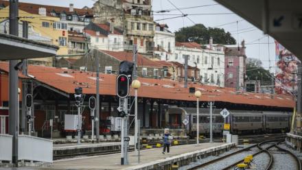 La gare ferroviaire de Santa Apolonia à Lisbonne où une grève perturbe fortement les transports le 11 décembre 2025 