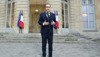 Le Premier ministre Sébastien Lecornu prend la parole dans la cour de l'Hôtel Matignon, à Paris, le 3 octobre 2025