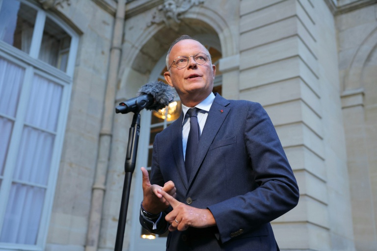 Edouard Philippe, président du parti Horizons, à la sortie de l'Hôtel Matignon, le 2 septembre 2025 à Paris